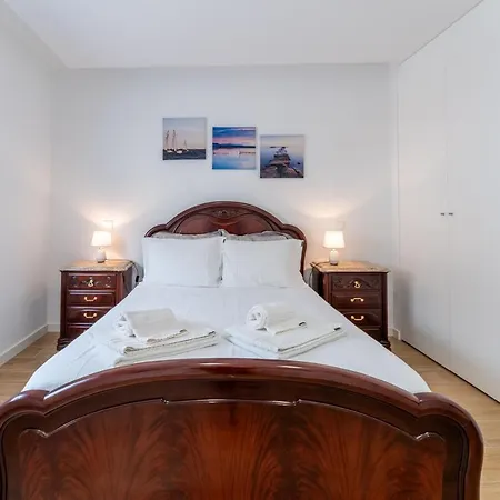 T2 Paulo's Apartamento Nazaré